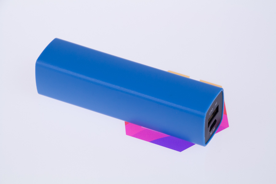 Niebieski powerbank 2000mAh ze znakowaniem logo