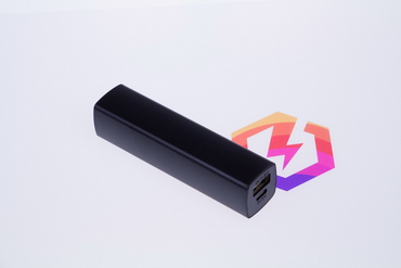 Czarny powerbank 2000mAh